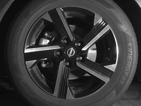 Used 2025 Nissan Sentra SV image 12