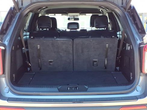 Certified 2022 Ford Explorer ST-Line AWD/4WD image 8