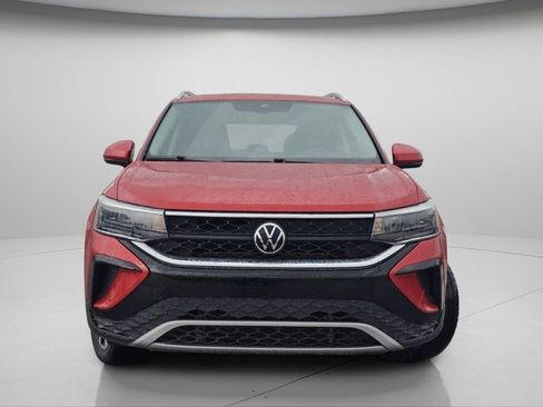Used 2023 Volkswagen Taos SE w/ Panoramic Sunroof Package AWD/4WD image 3