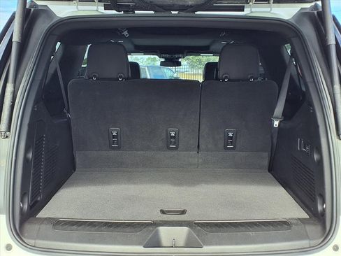 Used 2023 Chevrolet Suburban LT image 19