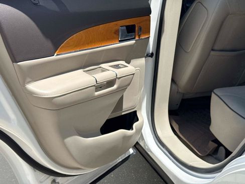 Used 2014 Lincoln MKX FWD w/ Equipment Group 102A image 12