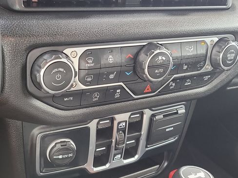 Used 2024 Jeep Wrangler Unlimited Sport AWD/4WD image 24