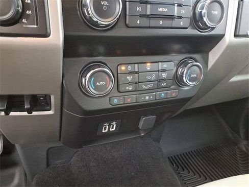 Used 2020 Ford F150 Lariat image 18