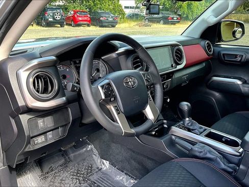 Used 2023 Toyota Tacoma SR5 RWD image 18