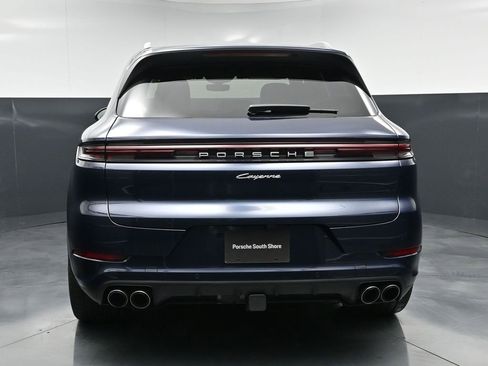 Used 2025 Porsche Cayenne AWD/4WD image 8