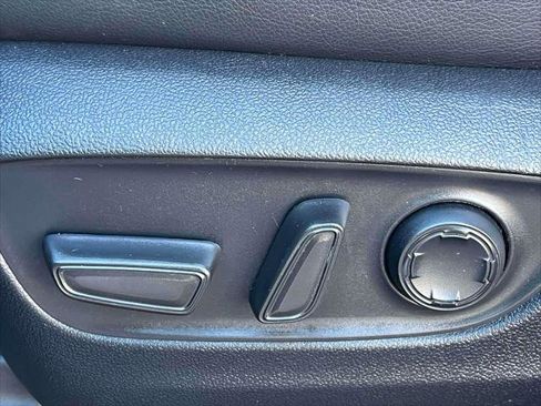 Certified 2024 Toyota Sienna XLE Woodland Edition AWD/4WD image 24