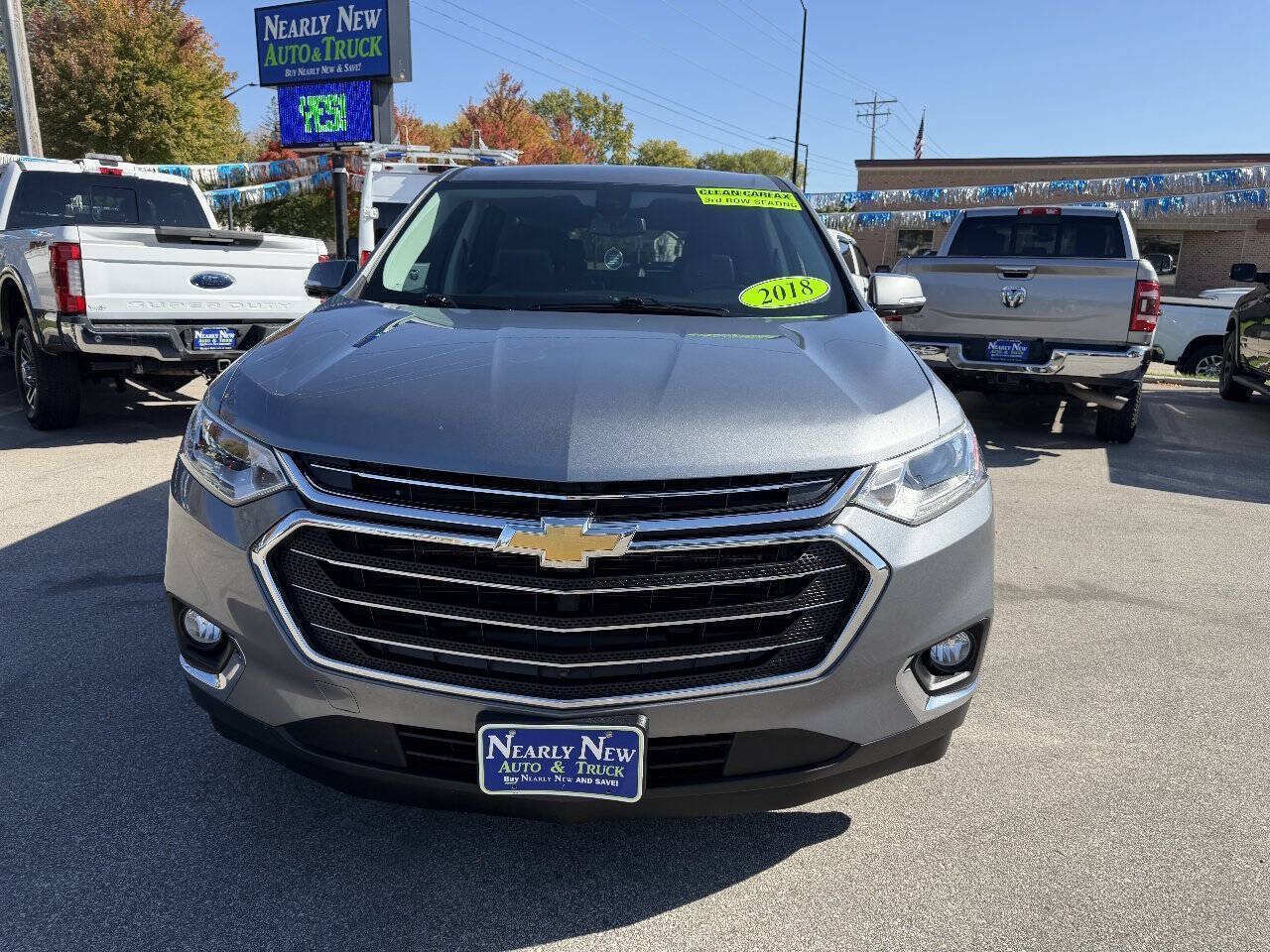 Used 2018 Chevrolet Traverse LT w/ LPO, Floor Liner Package AWD/4WD image 2