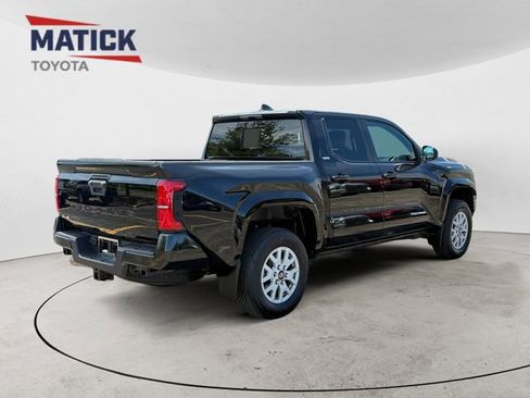 Used 2024 Toyota Tacoma SR5 AWD/4WD image 7