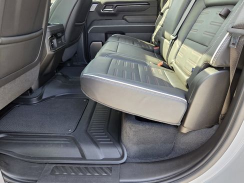 Used 2024 GMC Sierra 2500 AT4X image 15