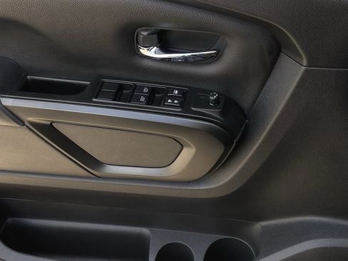 Used 2024 Nissan Titan SV w/ SV Convenience Package image 20