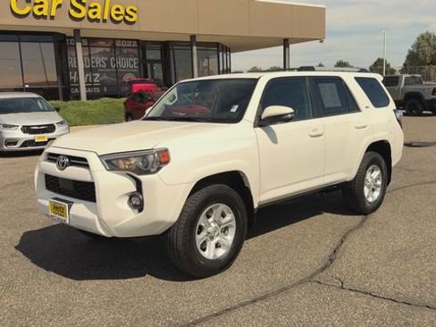 Used 2024 Toyota 4Runner SR5 Premium w/ Moonroof Package AWD/4WD image 4