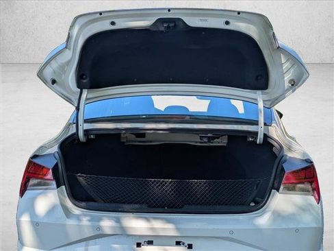 Used 2023 Hyundai Elantra Limited FWD image 6