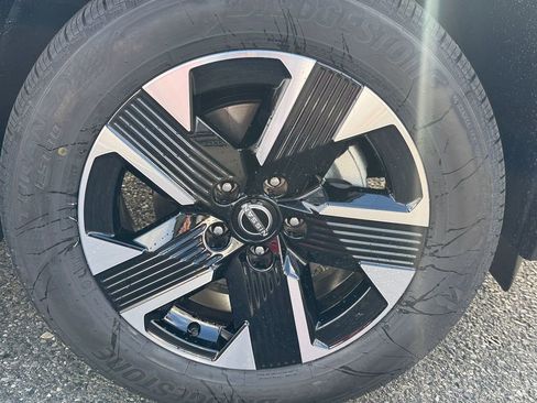 New 2026 Nissan Kicks SV w/ SV Premium Package image 9