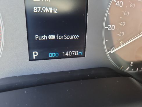 Certified 2025 Toyota Corolla SE w/ Convenience Package image 31