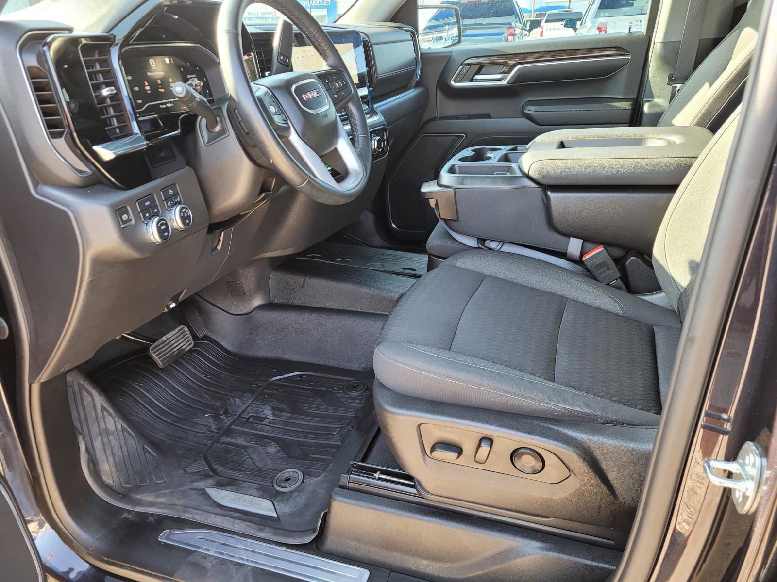 Used 2023 GMC Sierra 1500 Elevation AWD/4WD image 2