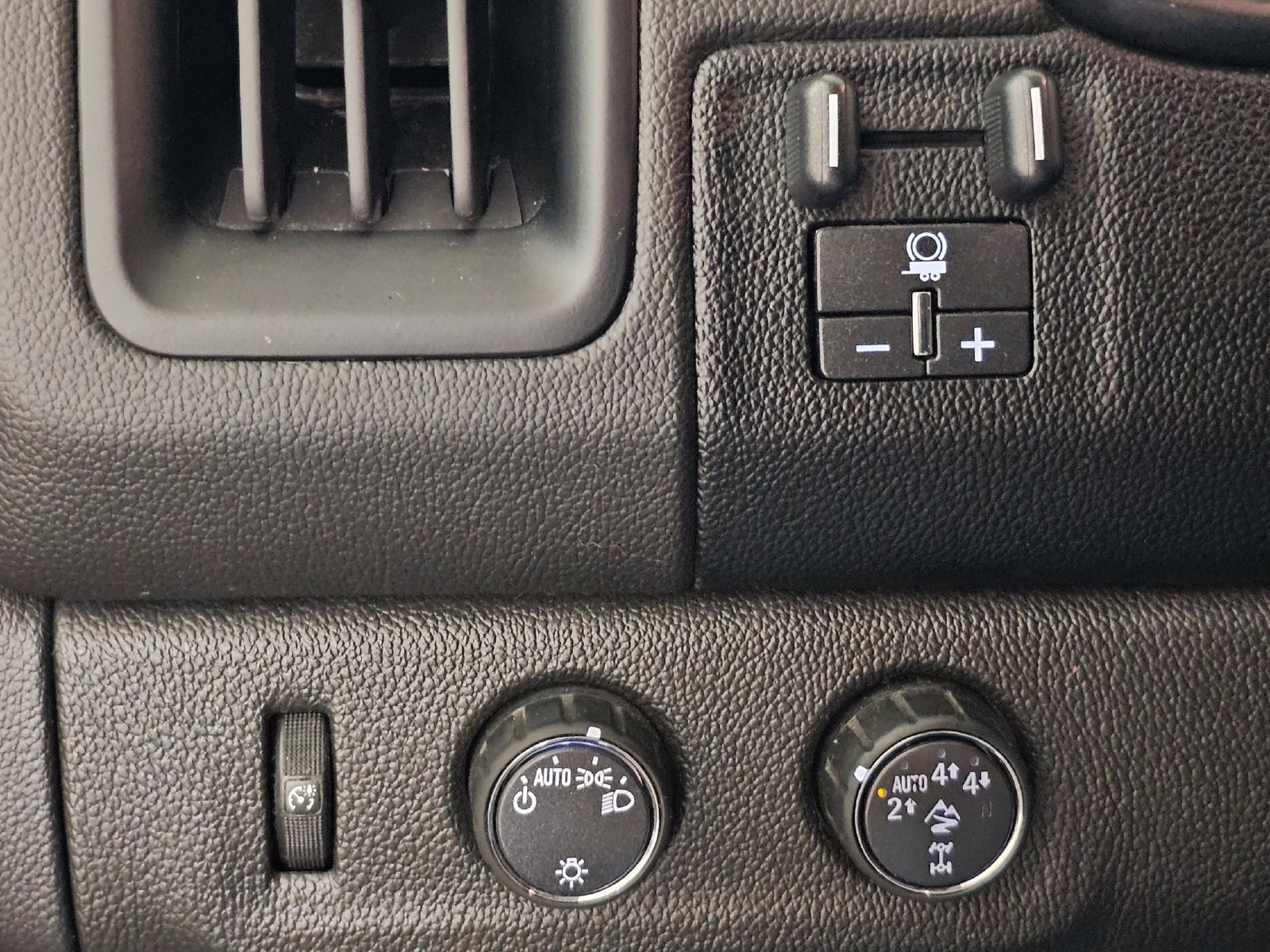 Used 2019 Chevrolet Colorado ZR2 AWD/4WD image 17