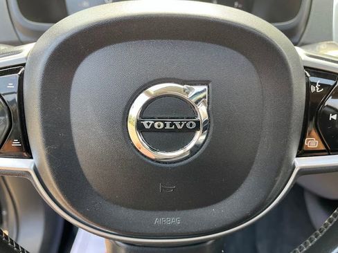 Used 2018 Volvo XC90 T6 Momentum w/ Convenience Package AWD/4WD image 15