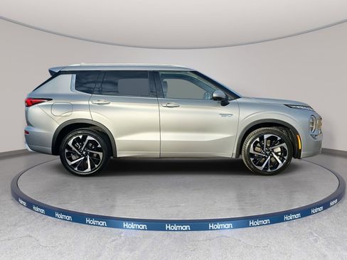 Used 2024 Mitsubishi Outlander SEL image 8