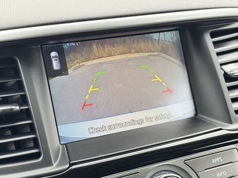 Used 2020 Nissan Pathfinder S image 11