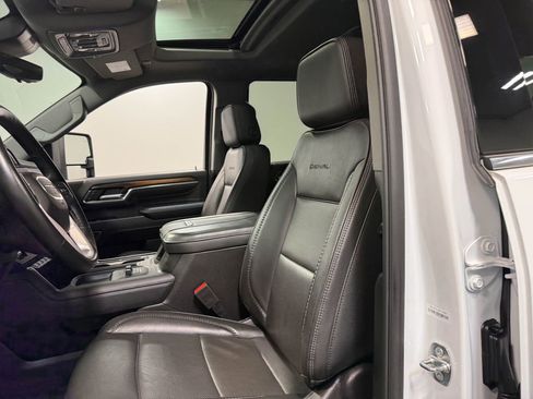 Used 2024 GMC Sierra 3500 Denali w/ Denali Reserve Package image 59