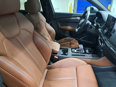 Used 2023 Audi Q5 e Premium Plus AWD/4WD image 10