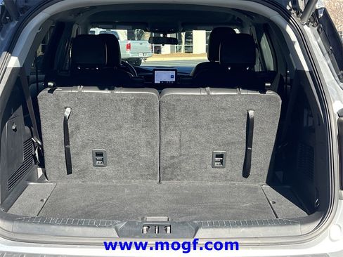 Used 2021 Ford Explorer XLT w/ Equipment Group 202A image 23