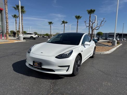 Used 2020 Tesla Model 3 Standard Range Plus image 2