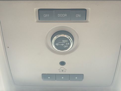 Used 2019 GMC Yukon SLE w/ SLE Value Package image 26