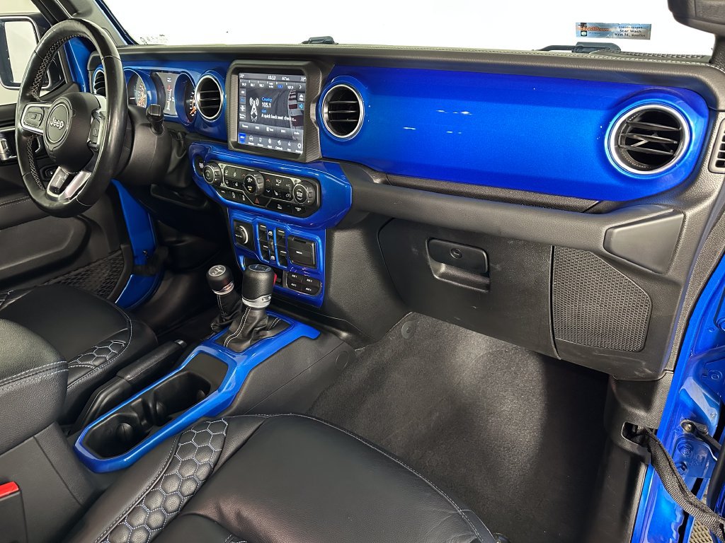 Used 2022 Jeep Gladiator Overland w/ Cold Weather Group AWD/4WD image 27