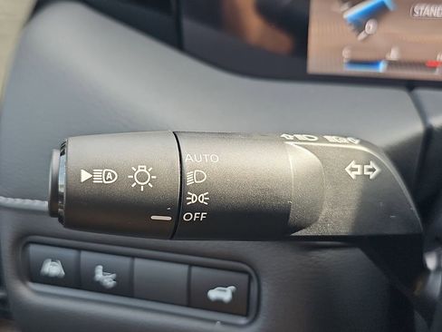 New 2026 Nissan Armada SL w/ Captain's Chari Seat Package image 32