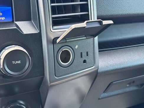 Used 2019 Ford F150 XLT w/ Equipment Group 302A Luxury AWD/4WD image 39