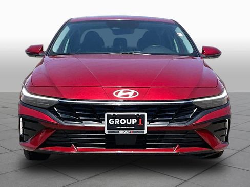 Used 2025 Hyundai Elantra Limited FWD image 4