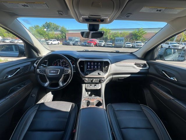 Used 2020 GMC Acadia Denali w/ Technology Package FWD image 17