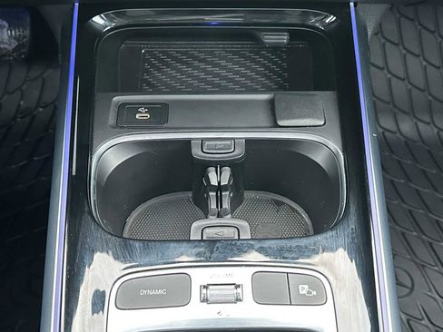 Used 2024 Mercedes-Benz GLB 250 4MATIC image 30