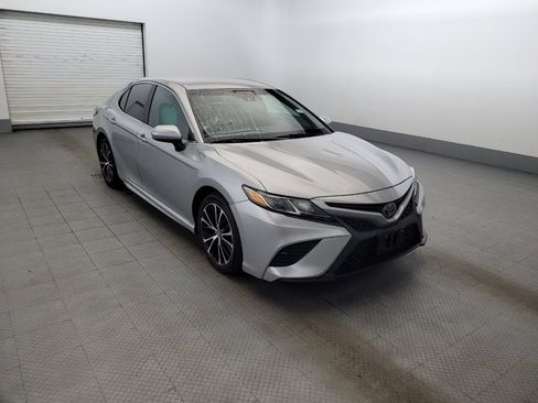 Used 2018 Toyota Camry SE FWD image 13