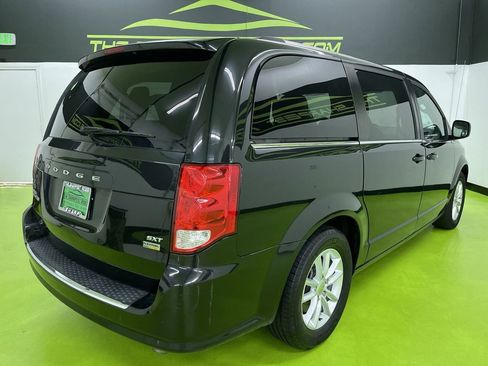 Used 2018 Dodge Grand Caravan SXT image 7