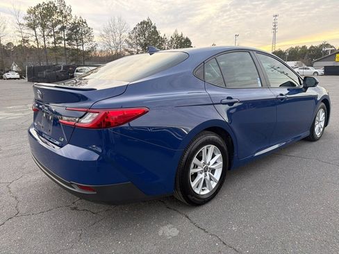 Used 2025 Toyota Camry LE image 4
