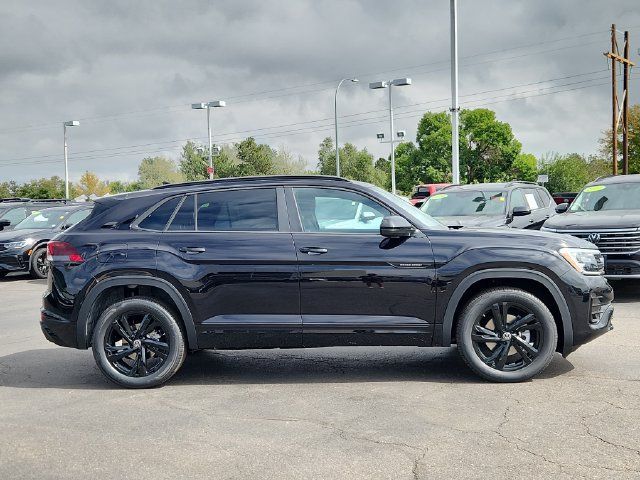 New 2026 Volkswagen Atlas Cross Sport SEL R-Line AWD/4WD image 2