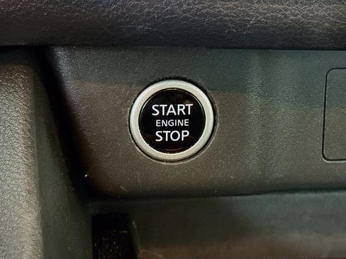 Used 2021 Nissan Rogue SV AWD/4WD image 21