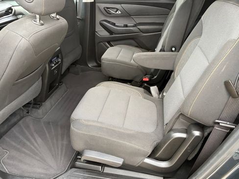 Used 2018 Chevrolet Traverse LT image 32