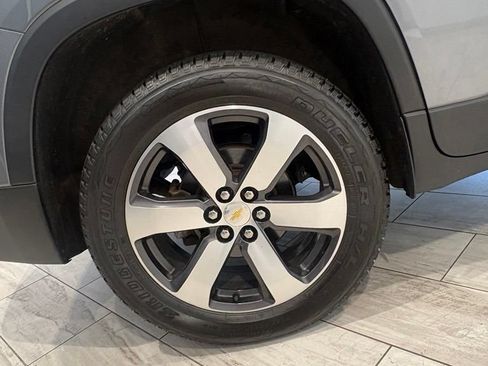 Used 2020 Chevrolet Traverse LT w/ LT Premium Package AWD/4WD image 10