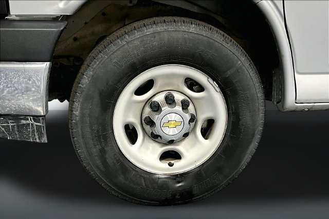 Used 2025 Chevrolet Express 3500 LT w/ LT Preferred Equipment Group RWD image 24