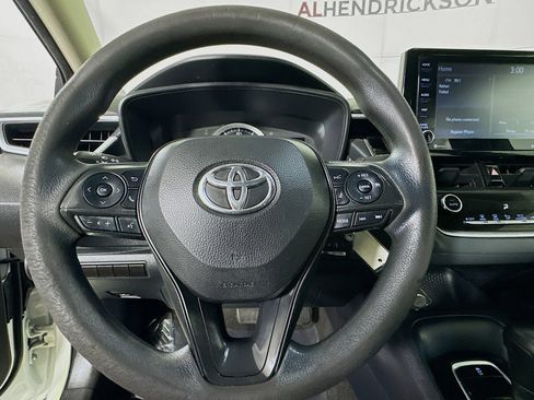 Used 2022 Toyota Corolla LE image 15