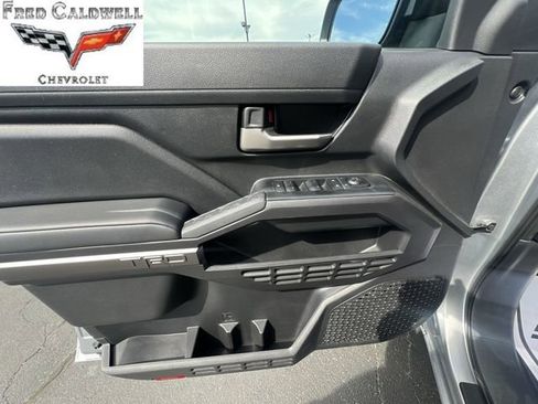 Used 2025 Toyota Tacoma TRD Off-Road image 21