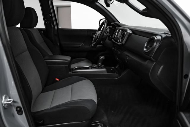 Used 2021 Toyota Tacoma TRD Sport AWD/4WD image 37