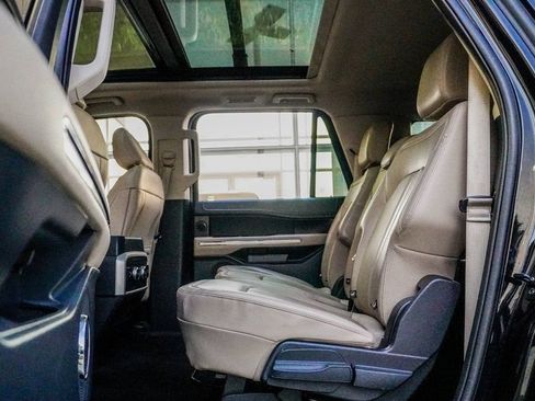 Used 2022 Ford Expedition Max Limited AWD/4WD image 19