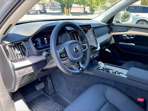 New 2026 Volvo XC90 B6 Plus w/ Protection Package Premier AWD/4WD image 8