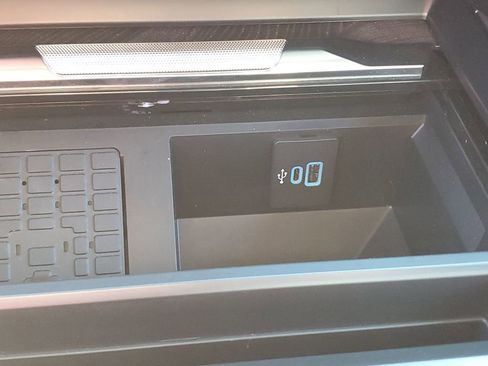 Used 2024 Ford F350 Platinum image 30