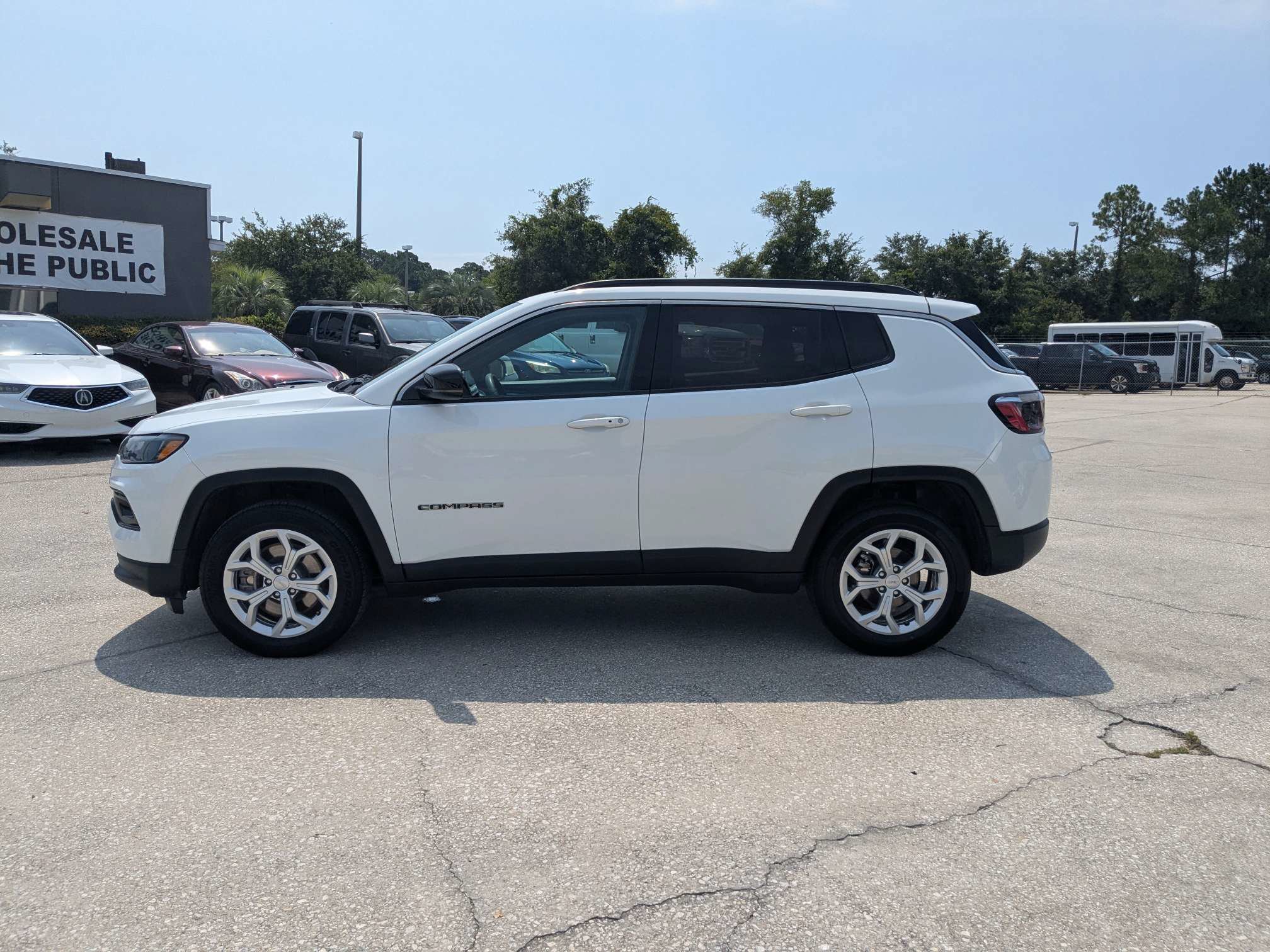 Used 2024 Jeep Compass Latitude AWD/4WD image 7
