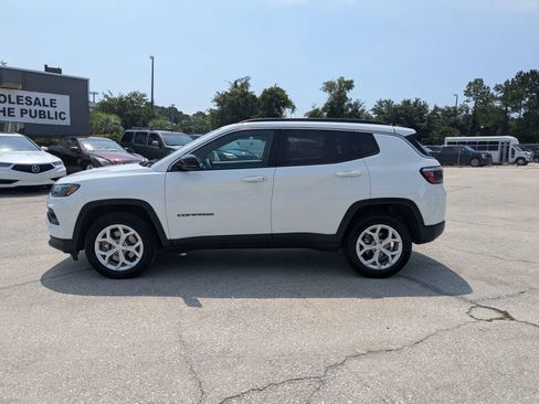 Used 2024 Jeep Compass Latitude AWD/4WD image 7